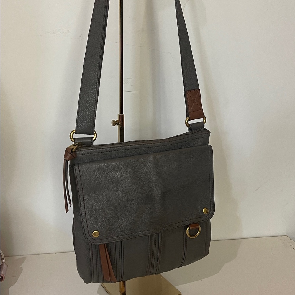 Fossil Morgan Traveler crossbody bag in pebbled leather. - Picture 7 of 11